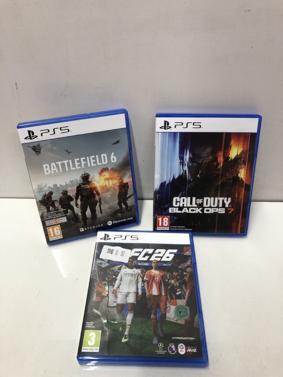 Lot 326  
            Edinburgh SR24 - Delivery Only 

                
QUANTITY OF TECH & GAMING ITEMS TO INCLUDE EA SPORTS FC 26 STANDARD EDITION PS5 |... - Image 3
