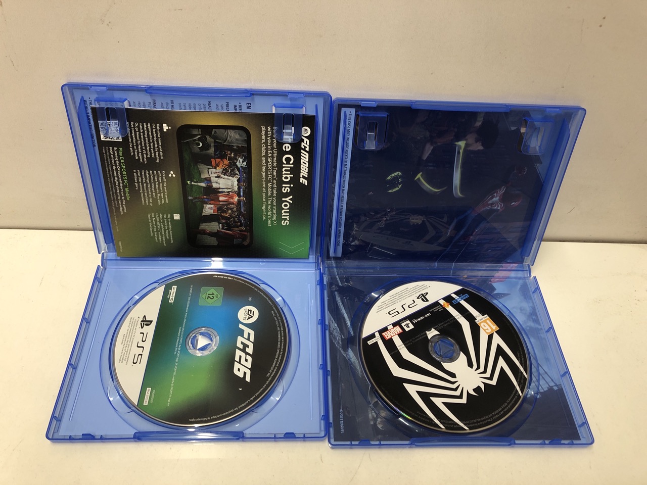 Lot 328  
            Edinburgh SR24 - Delivery Only 

                
QUANTITY OF TECH & GAMING ITEMS TO INCLUDE MINECRAFT - PS5 (DISC VERSION) 18+ I.D... - Image 4