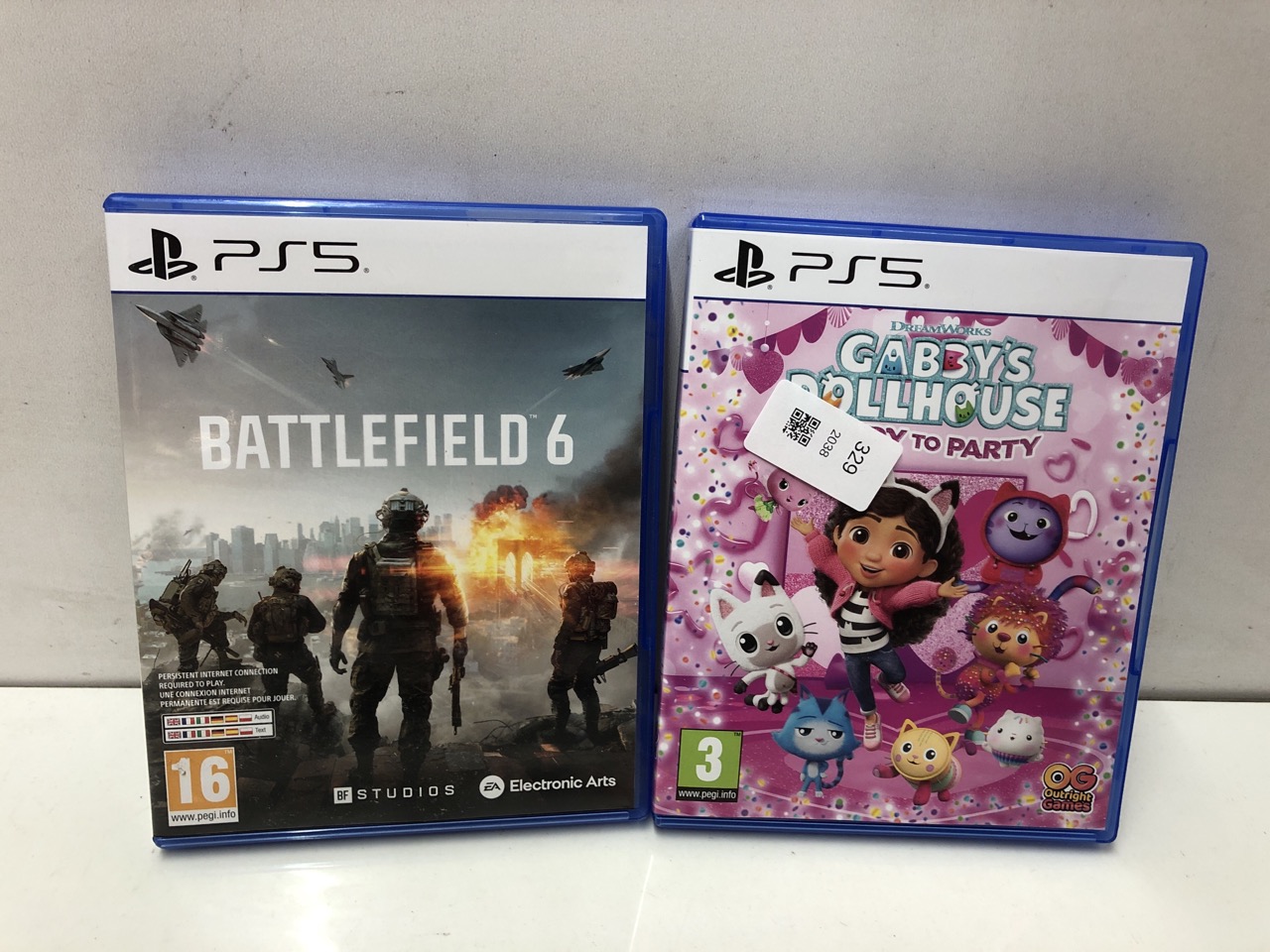 Lot 329  
            Edinburgh SR24 - Delivery Only 

                
QUANTITY OF TECH & GAMING ITEMS TO INCLUDE GABBY'S DOLLHOUSE: READY TO PARTY - PS... - Image 3