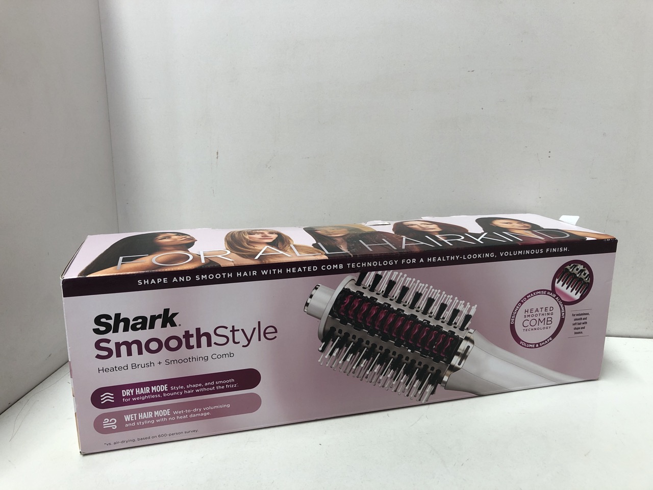 Lot 331  
            Edinburgh SR24 - Delivery Only 

                
SHARK SMOOTHSTYLE HEATED BRUSH AND COMB, WET & DRY MODES, SMOOTHING HOT AIR BRUSH...