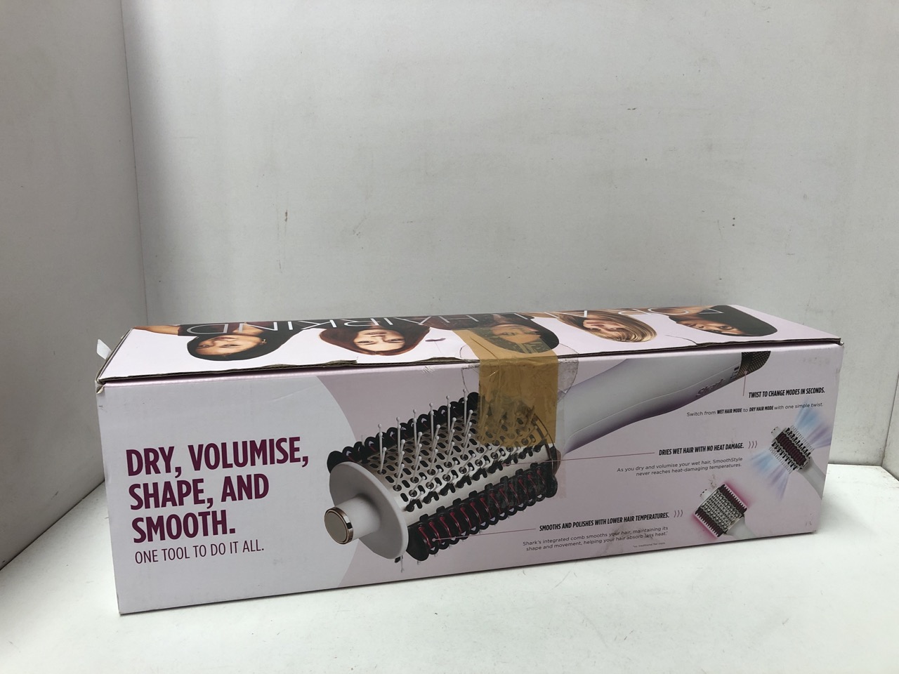 Lot 331  
            Edinburgh SR24 - Delivery Only 

                
SHARK SMOOTHSTYLE HEATED BRUSH AND COMB, WET & DRY MODES, SMOOTHING HOT AIR BRUSH...