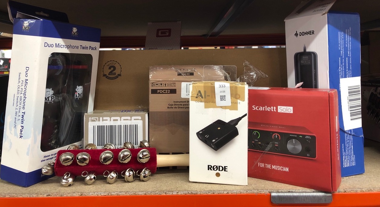 Lot 333  
            Edinburgh SR24 - Delivery Only 

                
QUANTITY OF TV & AUDIO ITEMS TO INCLUDE RØDE AI-MICRO ULTRA COMPACT DUAL CHANNEL ...