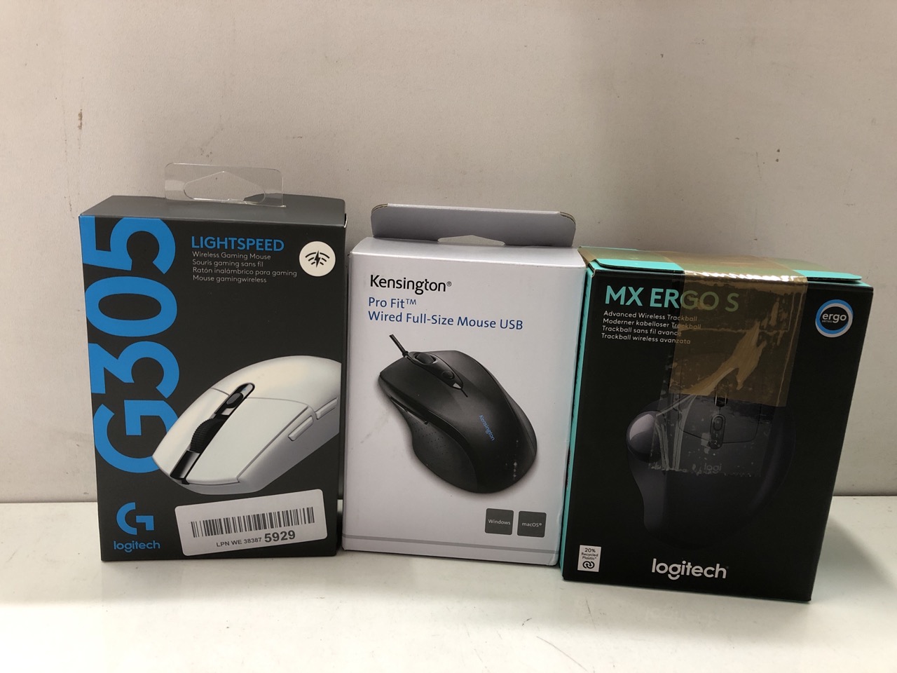 Lot 334  
            Edinburgh SR24 - Delivery Only 

                
QUANTITY OF TECH & GAMING ITEMS TO INCLUDE LOGITECH G305 LIGHTSPEED WIRELESS GAMI...