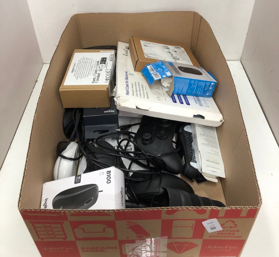 Lot 344  
            Edinburgh SR24 - Delivery Only 

                
QUANTITY OF TECH & GAMING ITEMS TO INCLUDE HP WIRELESS MOUSE 200: LOCATION - E RACK