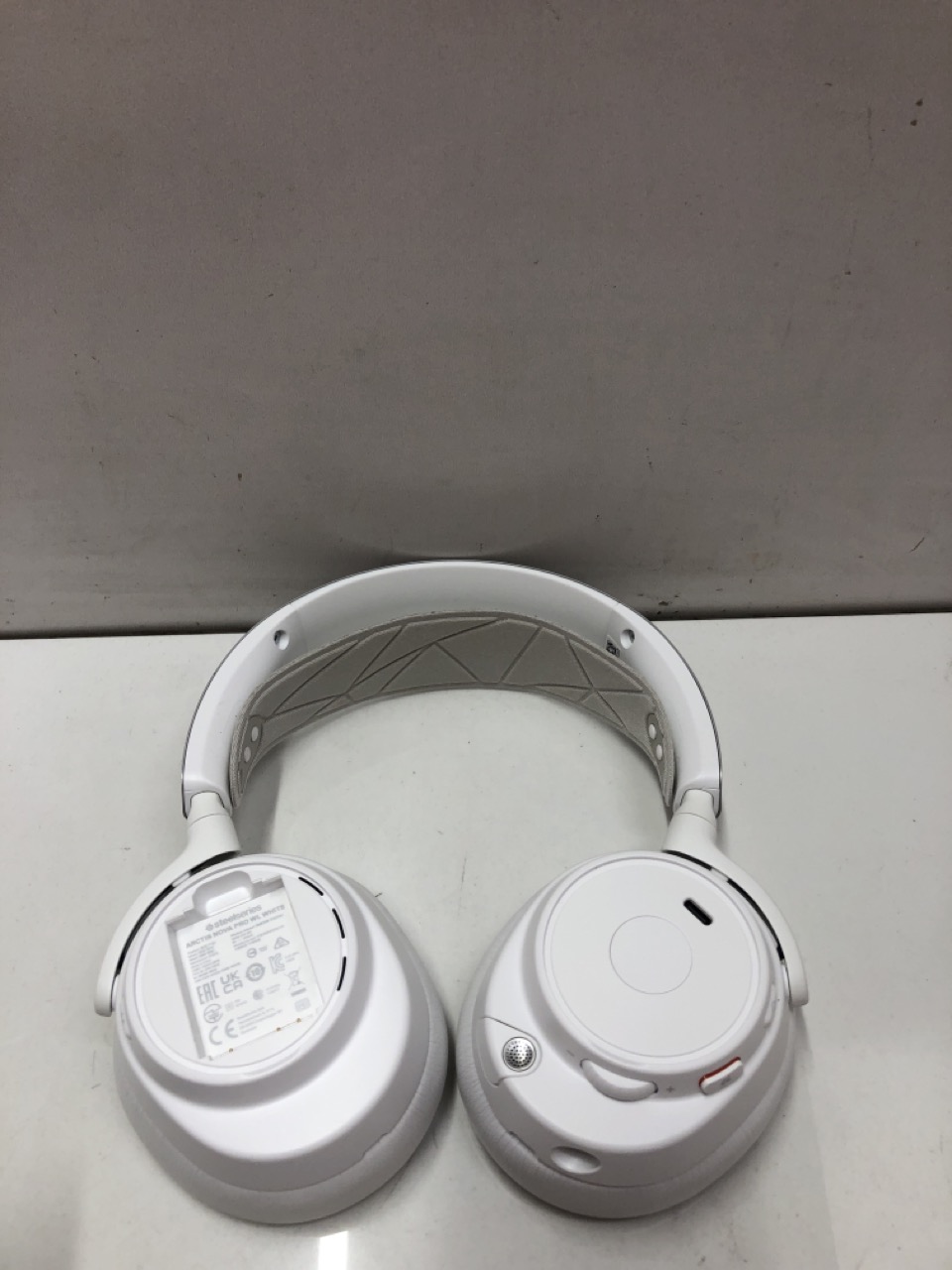 Lot 348  
            Edinburgh SR24 - Delivery Only 

                
STEELSERIES ARCTIS NOVA PRO WIRELESS - MULTI-SYSTEM GAMING HEADSET (PS5 & PC / SW... - Image 4