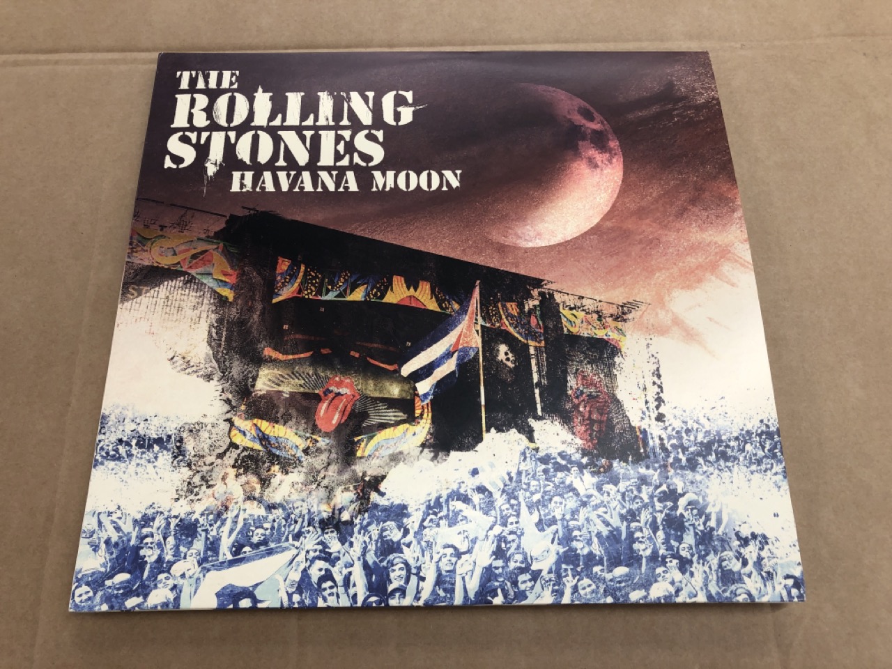 Lot 353  
            Edinburgh SR24 - Delivery Only 

                
QUANTITY OF VINYLS TO INCLUDE 5SOS5 [VINYL]: LOCATION - E RACK - Image 4