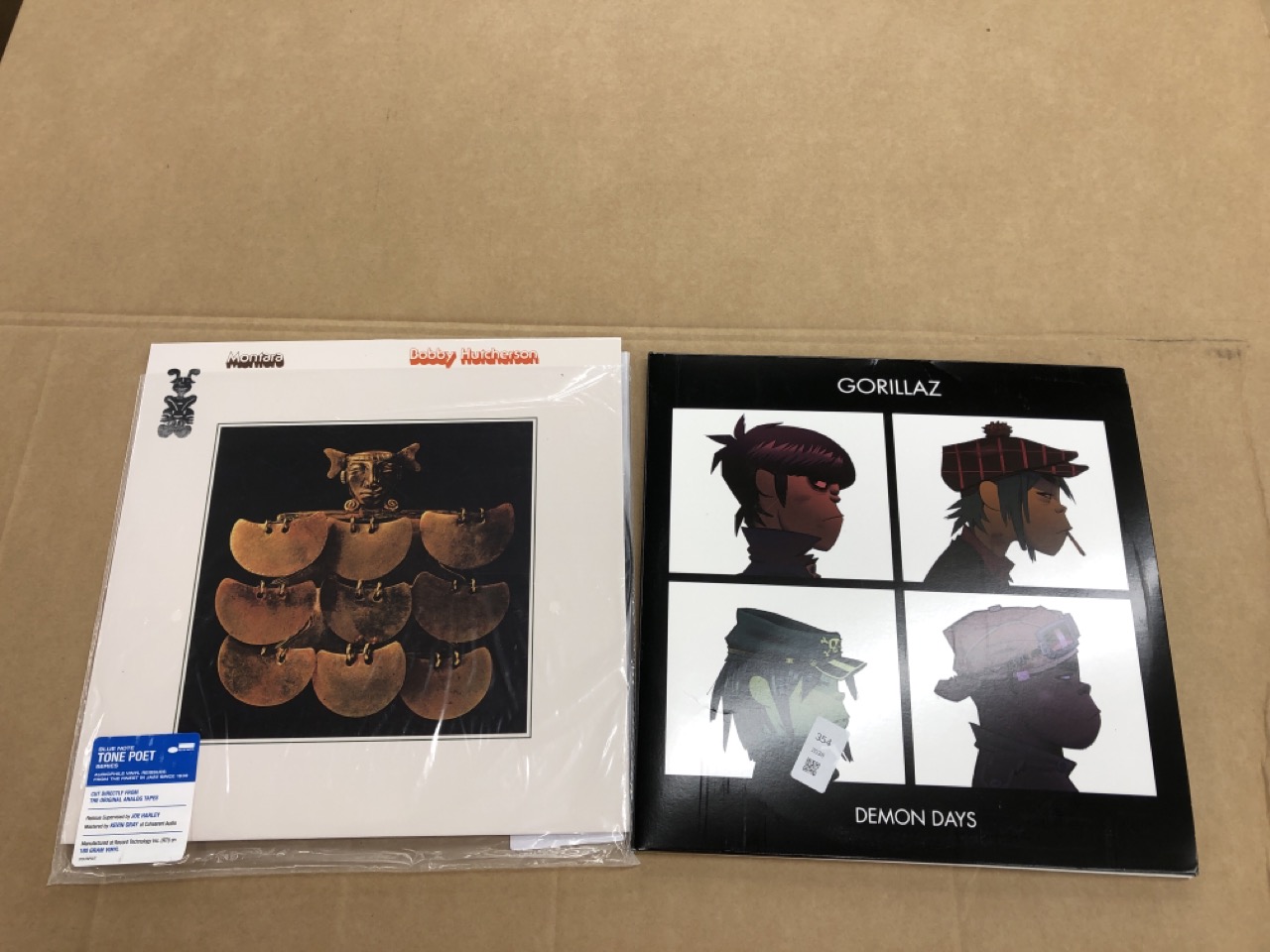 Lot 354  
            Edinburgh SR24 - Delivery Only 

                
QUANTITY OF VINYLS TO INCLUDE DEMON DAYS [VINYL]: LOCATION - E RACK - Image 2