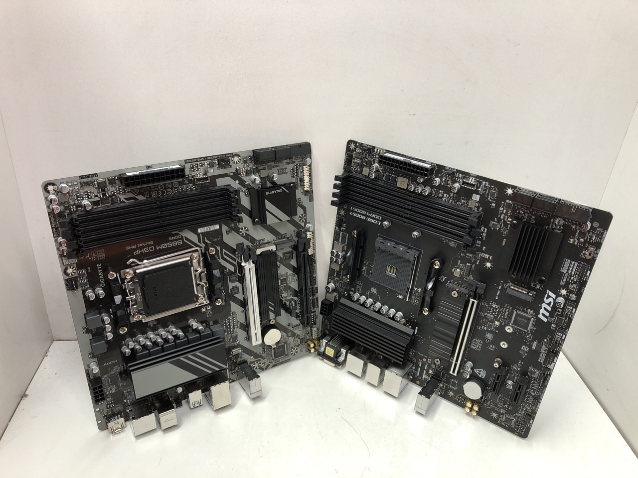 Lot 365  
            Edinburgh SR24 - Delivery Only 

                
GIGABYTE B850M D3HP MOTHERBOARD - AMD RYZEN 9000 SERIES CPUS, 5+2+2 PHASES DIGITA... - Image 2
