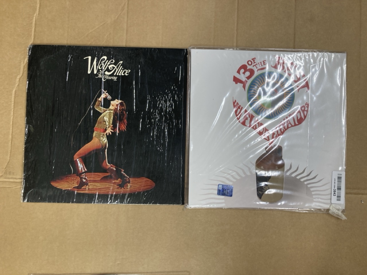 Lot 369  
            Edinburgh SR24 - Delivery Only 

                
QUANTITY OF VINYLS  TO INCLUDE THE CLEARING  [VINYL]: LOCATION - F RACK