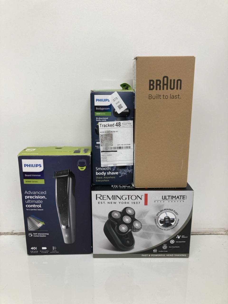 Lot 373  
            Edinburgh SR24 - Delivery Only 

                
QUANTITY OF HEALTH & BEAUTY ITEMS TO INCLUDE PHILIPS BEARD & STUBBLE TRIMMER/HAIR...