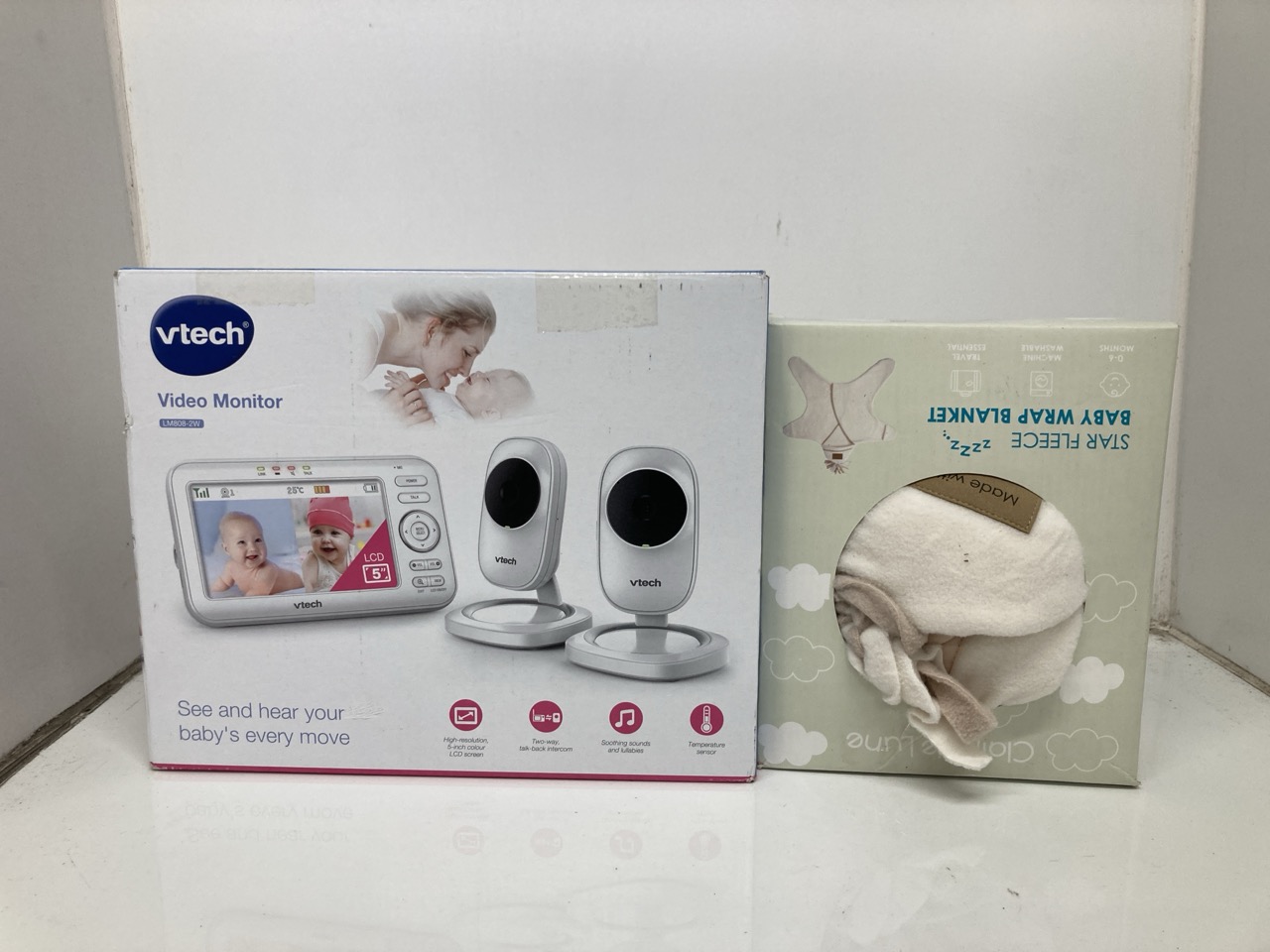 Lot 375  
            Edinburgh SR24 - Delivery Only 

                
QUANTITY OF BABY & TODDLER ITEMS TO INCLUDE BRIGHT STARTS HUG-A-BYE BABY ELEPHANT...