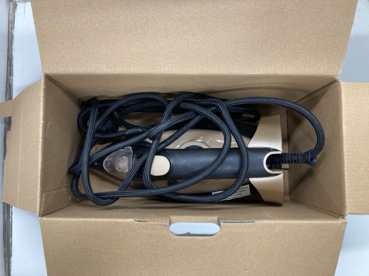 Lot 376  
            Edinburgh SR24 - Delivery Only 

                
QUANTITY OF KITCHEN & APPLIANCES ITEMS TO INCLUDE MORPHY RICHARDS GOLD CRYSTAL CL... - Image 4