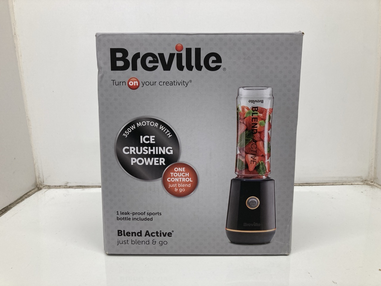 Lot 377  
            Edinburgh SR24 - Delivery Only 

                
QUANTITY OF KITCHEN & APPLIANCES ITEMS TO INCLUDE DAEWOO ESSENTIALS LONG SLOT TOA... - Image 2