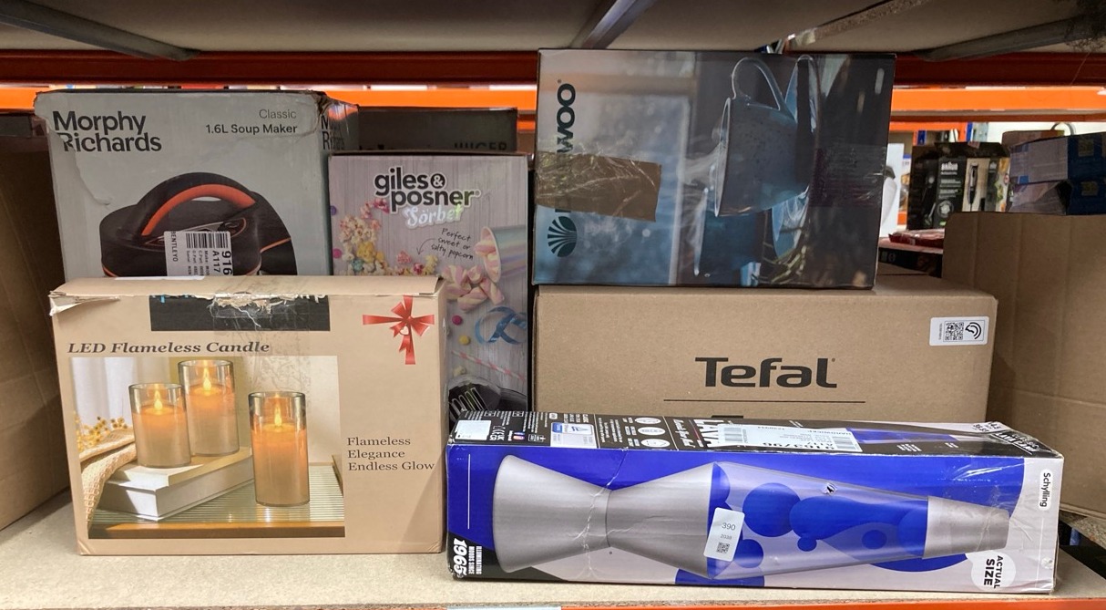 Lot 390  
            Edinburgh SR24 - Delivery Only 

                
QUANTITY OF KITCHEN & APPLIANCES ITEMS TO INCLUDE EXTSUD RECHARGEABLE FLAMELESS C...