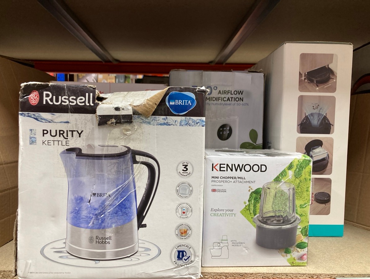 Lot 391  
            Edinburgh SR24 - Delivery Only 

                
QUANTITY OF KITCHEN & APPLIANCES ITEMS TO INCLUDE RUSSELL HOBBS PURITY GLASS KETT...