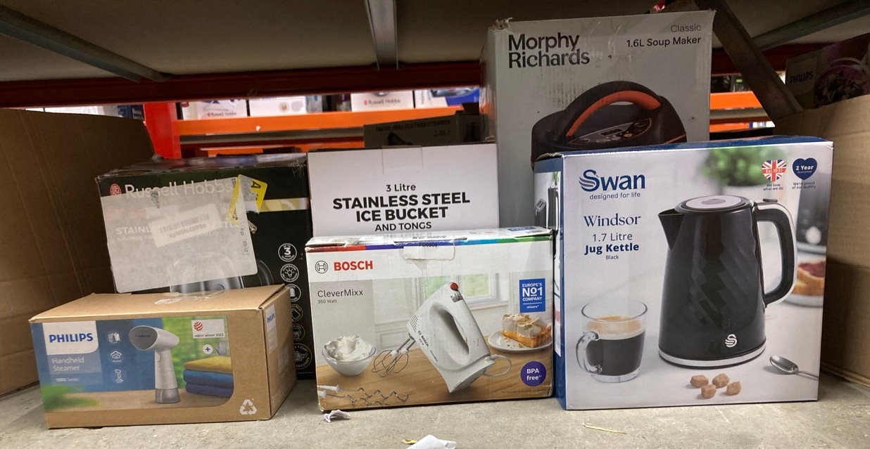 Lot 393  
            Edinburgh SR24 - Delivery Only 

                
QUANTITY OF KITCHEN & APPLIANCES ITEMS TO INCLUDE SWAN SK14611BLK WINDSOR RAPID B...