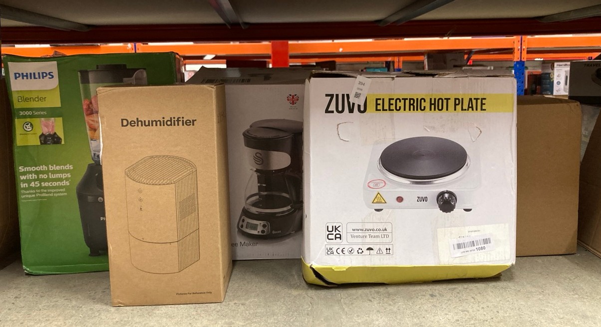 Lot 394  
            Edinburgh SR24 - Delivery Only 

                
QUANTITY OF KITCHEN & APPLIANCES ITEMS TO INCLUDE BELLA ROTATING WAFFLE MAKER, ST...