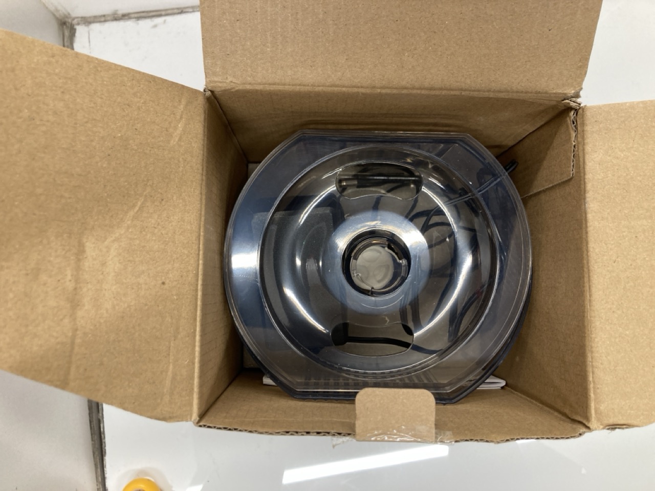 Lot 394  
            Edinburgh SR24 - Delivery Only 

                
QUANTITY OF KITCHEN & APPLIANCES ITEMS TO INCLUDE BELLA ROTATING WAFFLE MAKER, ST...