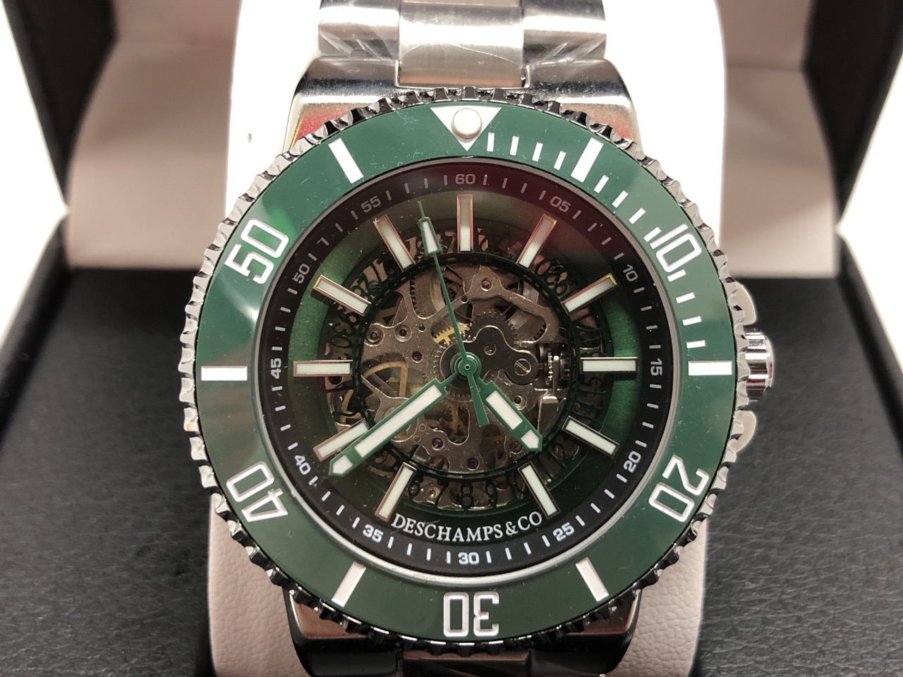 Lot 3  
            Edinburgh SR24 - Delivery Only 

                
MENS AUTOMATIC WATCH FEATURING A GREEN SKELETON DIAL AND STAINLESS STEEL STRAP : ...