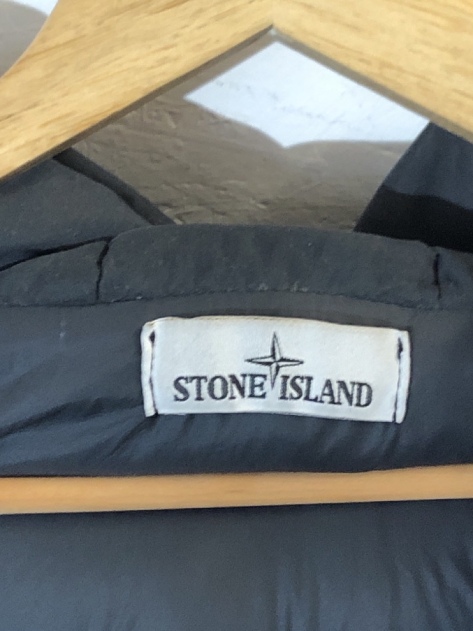 Lot 400  
            Edinburgh SR24 - Delivery Only 

                
BLACK STONE ISLAND JACKET UK S: LOCATION - F RACK - Image 3