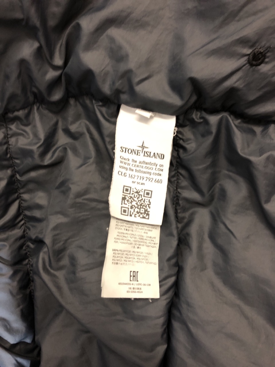 Lot 400  
            Edinburgh SR24 - Delivery Only 

                
BLACK STONE ISLAND JACKET UK S: LOCATION - F RACK - Image 4