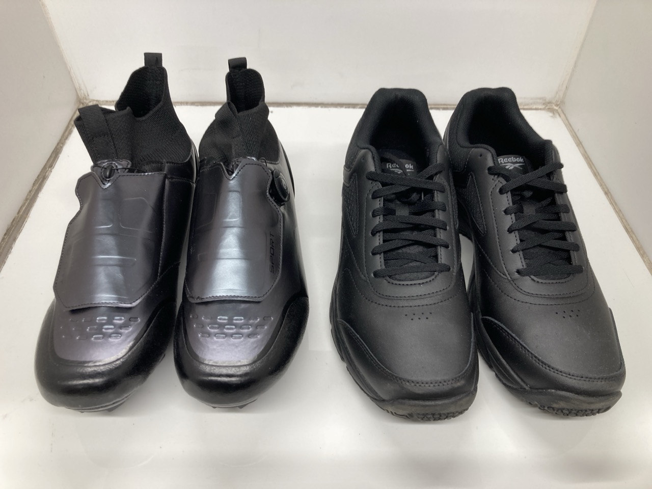 Lot 403  
            Edinburgh SR24 - Delivery Only 

                
QUANTITY OF SHOES TO INCLUDE GREY UNDER ARMOUR TRAINERS  UK 11: LOCATION - F RACK