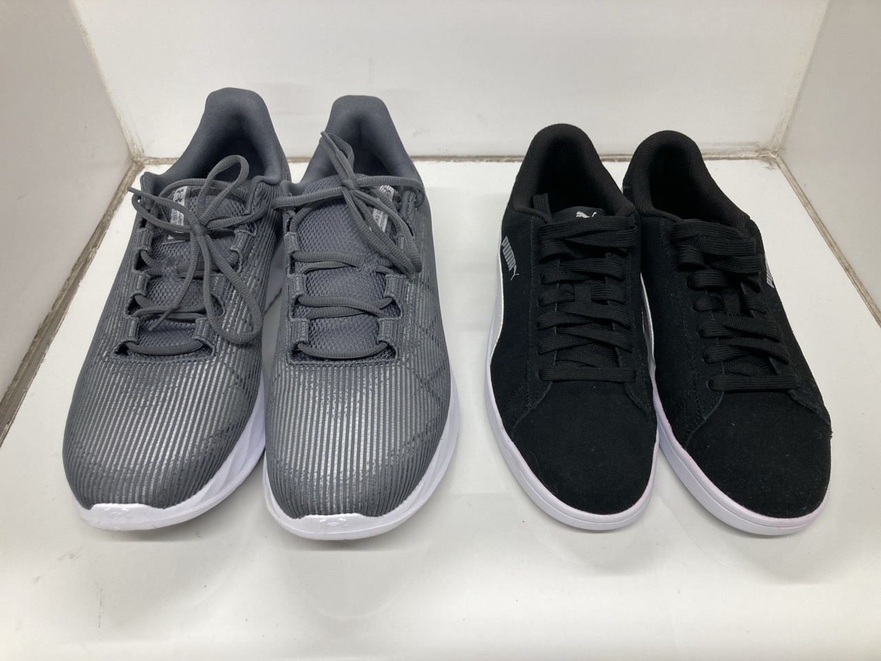 Lot 403  
            Edinburgh SR24 - Delivery Only 

                
QUANTITY OF SHOES TO INCLUDE GREY UNDER ARMOUR TRAINERS  UK 11: LOCATION - F RACK