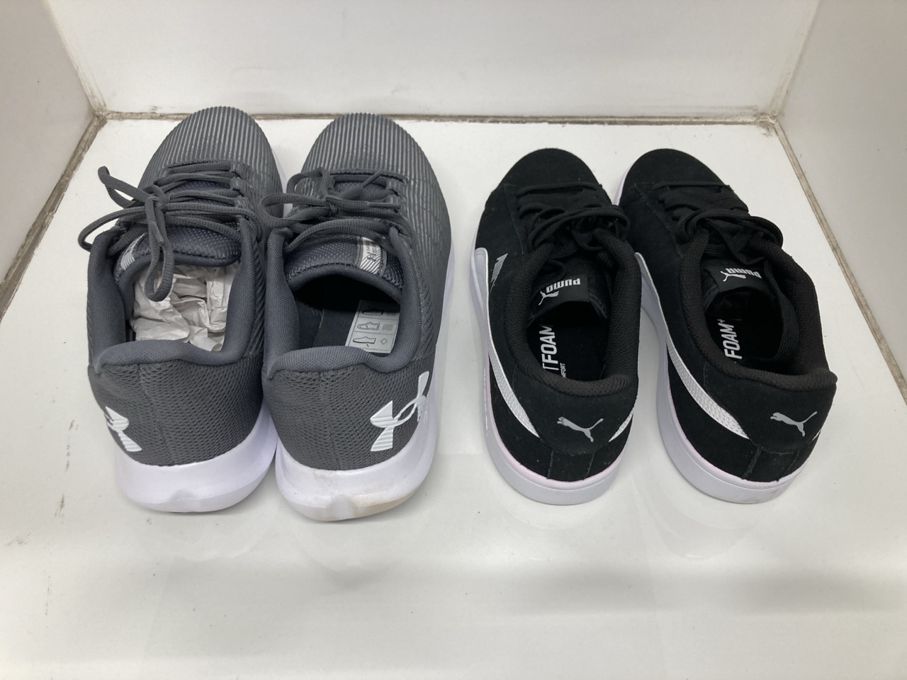 Lot 403  
            Edinburgh SR24 - Delivery Only 

                
QUANTITY OF SHOES TO INCLUDE GREY UNDER ARMOUR TRAINERS  UK 11: LOCATION - F RACK