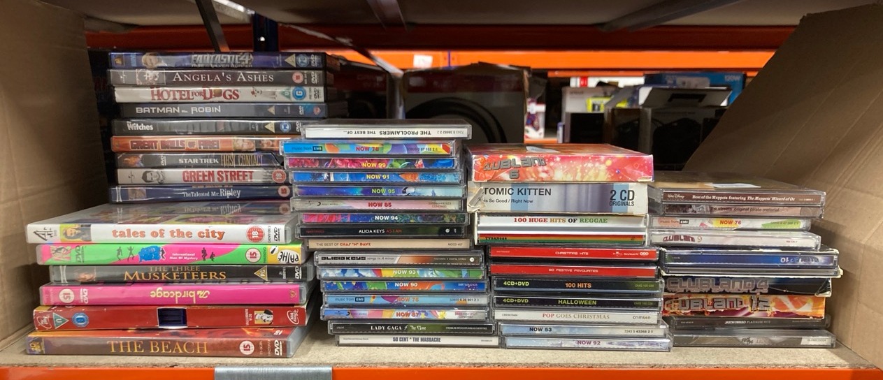 Lot 404  
            Edinburgh SR24 - Delivery Only 

                
QUANTITY OF TV & AUDIO ITEMS TO INCLUDE BEST OF THE MUPPETS FEATURING THE MUPPETS...