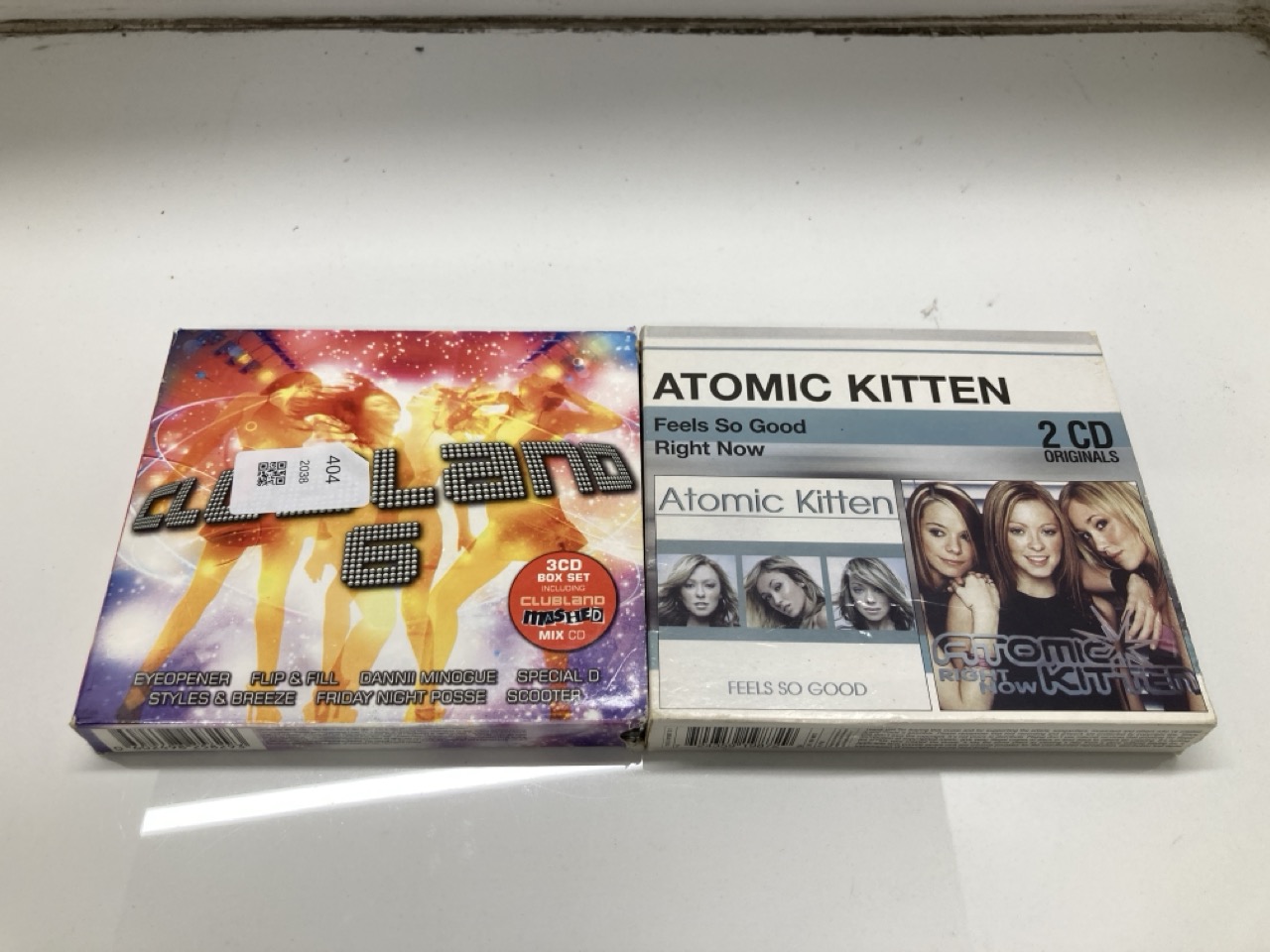 Lot 404  
            Edinburgh SR24 - Delivery Only 

                
QUANTITY OF TV & AUDIO ITEMS TO INCLUDE BEST OF THE MUPPETS FEATURING THE MUPPETS...