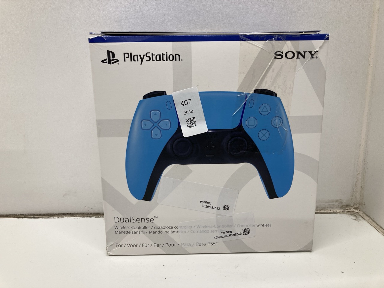 Lot 407  
            Edinburgh SR24 - Delivery Only 

                
QUANTITY OF TECH & GAMING ITEMS TO INCLUDE PLAYSTATION SONY DUALSENSE WIRELESS CO... - Image 2