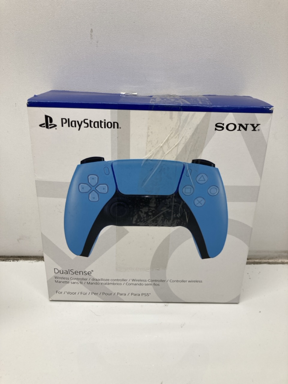 Lot 408  
            Edinburgh SR24 - Delivery Only 

                
QUANTITY OF TECH & GAMING ITEMS TO INCLUDE SONY PLAYSTATION DUALSENSE WIRELESS CO... - Image 2