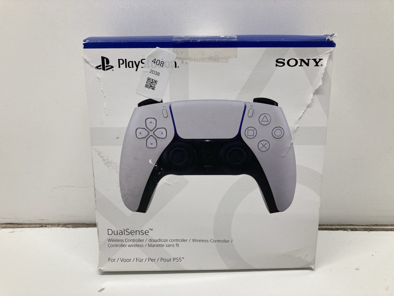 Lot 408  
            Edinburgh SR24 - Delivery Only 

                
QUANTITY OF TECH & GAMING ITEMS TO INCLUDE SONY PLAYSTATION DUALSENSE WIRELESS CO... - Image 3