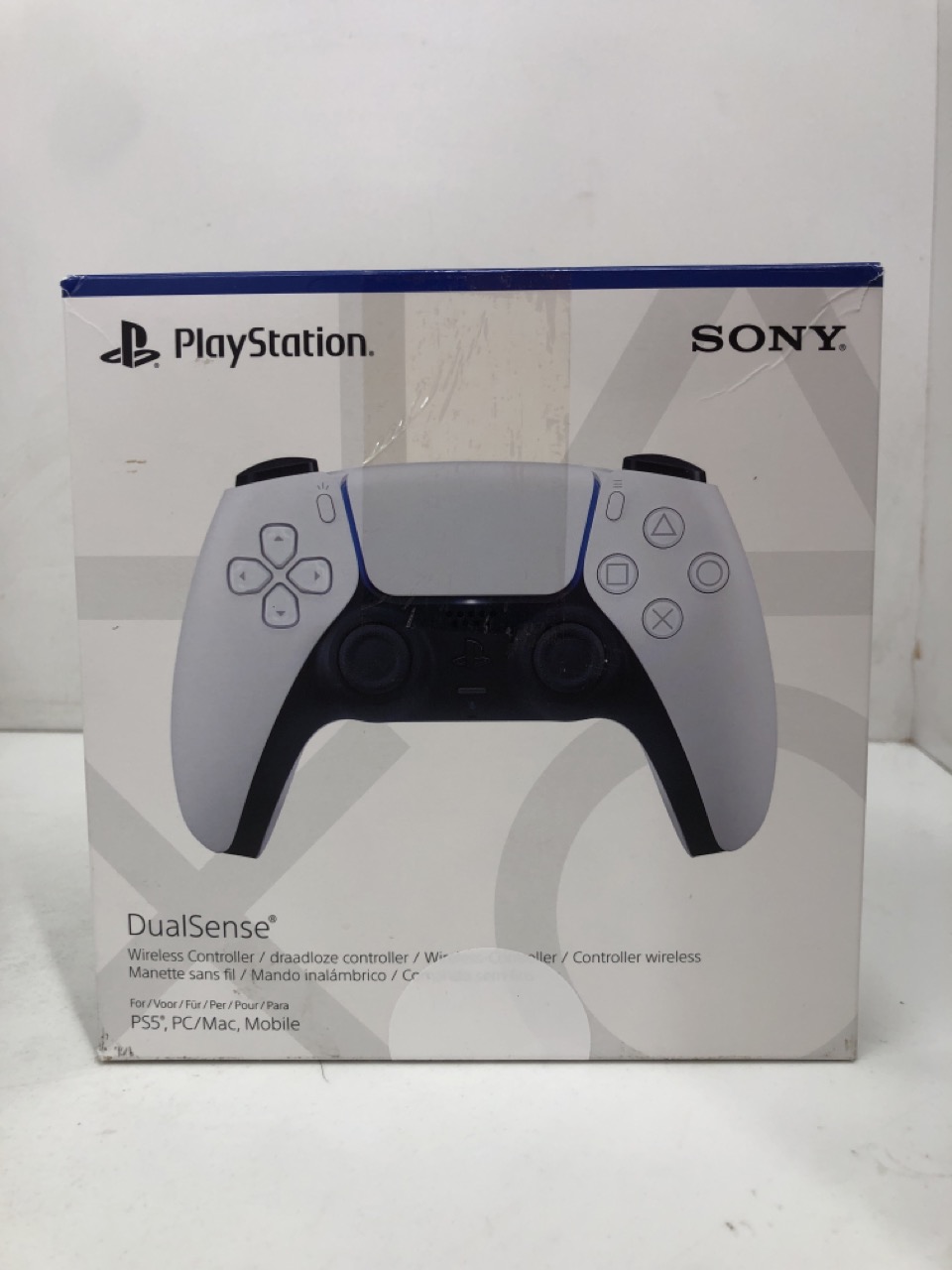 Lot 415  
            Edinburgh SR24 - Delivery Only 

                
QUANTITY OF TECH & GAMING ITEMS TO INCLUDE PLAYSTATION SONY DUALSENSE WIRELESS CO... - Image 2