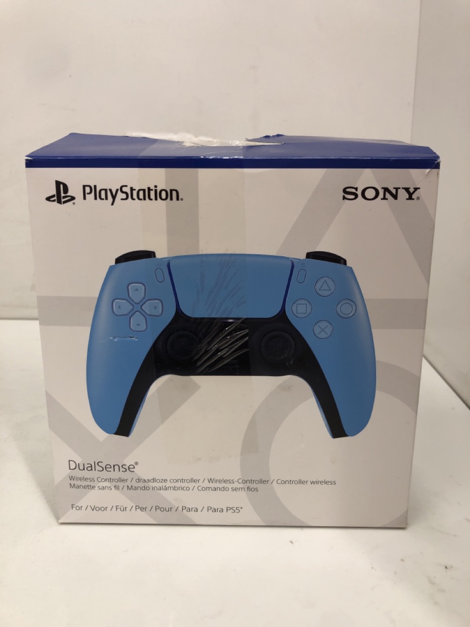Lot 421  
            Edinburgh SR24 - Delivery Only 

                
QUANTITY OF TECH & GAMING ITEMS TO INCLUDE SONY PLAYSTATION DUALSENSE WIRELESS CO... - Image 2