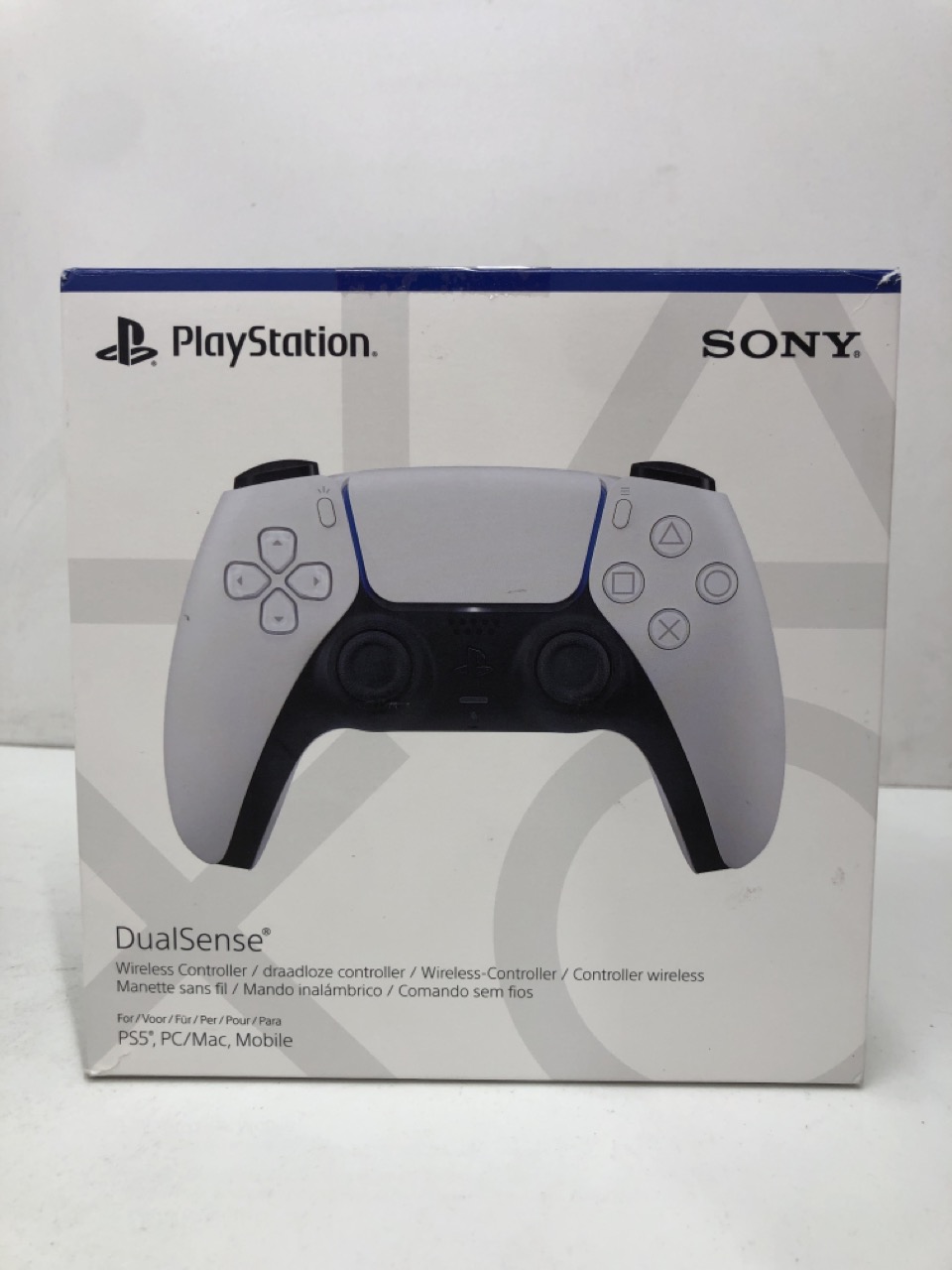 Lot 423  
            Edinburgh SR24 - Delivery Only 

                
QUANTITY OF TECH & GAMING ITEMS TO INCLUDE SONY PLAYSTATION DUALSENSE WIRELESS CO...