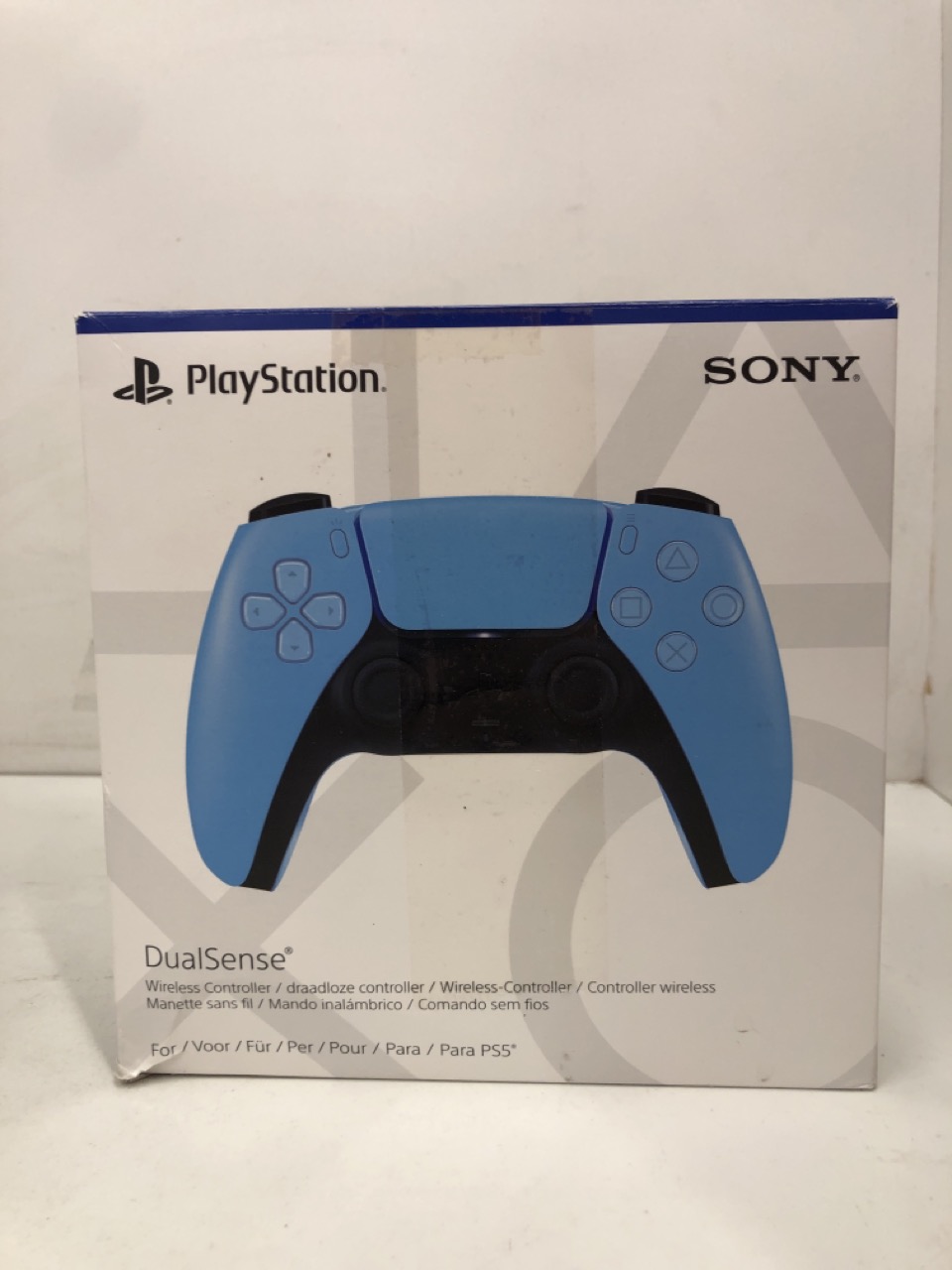 Lot 424  
            Edinburgh SR24 - Delivery Only 

                
QUANTITY OF TECH & GAMING ITEMS TO INCLUDE SONY PLAYSTATION DUALSENSE WIRELESS CO...