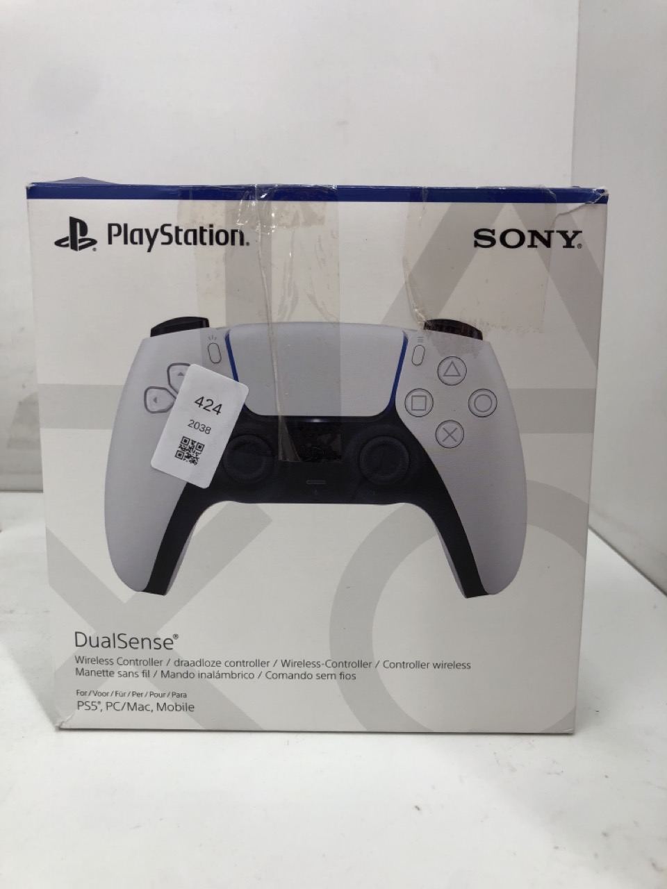 Lot 424  
            Edinburgh SR24 - Delivery Only 

                
QUANTITY OF TECH & GAMING ITEMS TO INCLUDE SONY PLAYSTATION DUALSENSE WIRELESS CO...