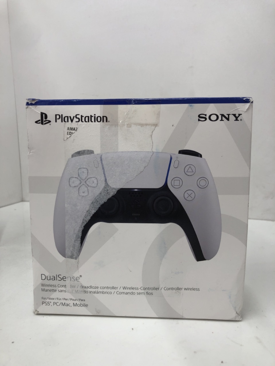 Lot 426  
            Edinburgh SR24 - Delivery Only 

                
QUANTITY OF TECH & GAMING ITEMS TO INCLUDE SONY PLAYSTATION DUALSENSE WIRELESS CO... - Image 3
