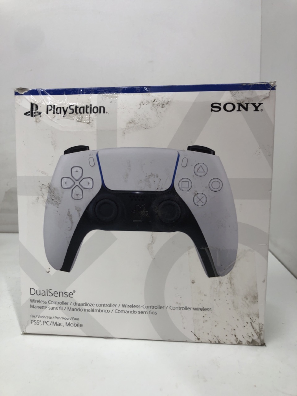 Lot 427  
            Edinburgh SR24 - Delivery Only 

                
QUANTITY OF TECH & GAMING ITEMS TO INCLUDE SONY PLAYSTATION DUALSENSE WIRELESS CO... - Image 3