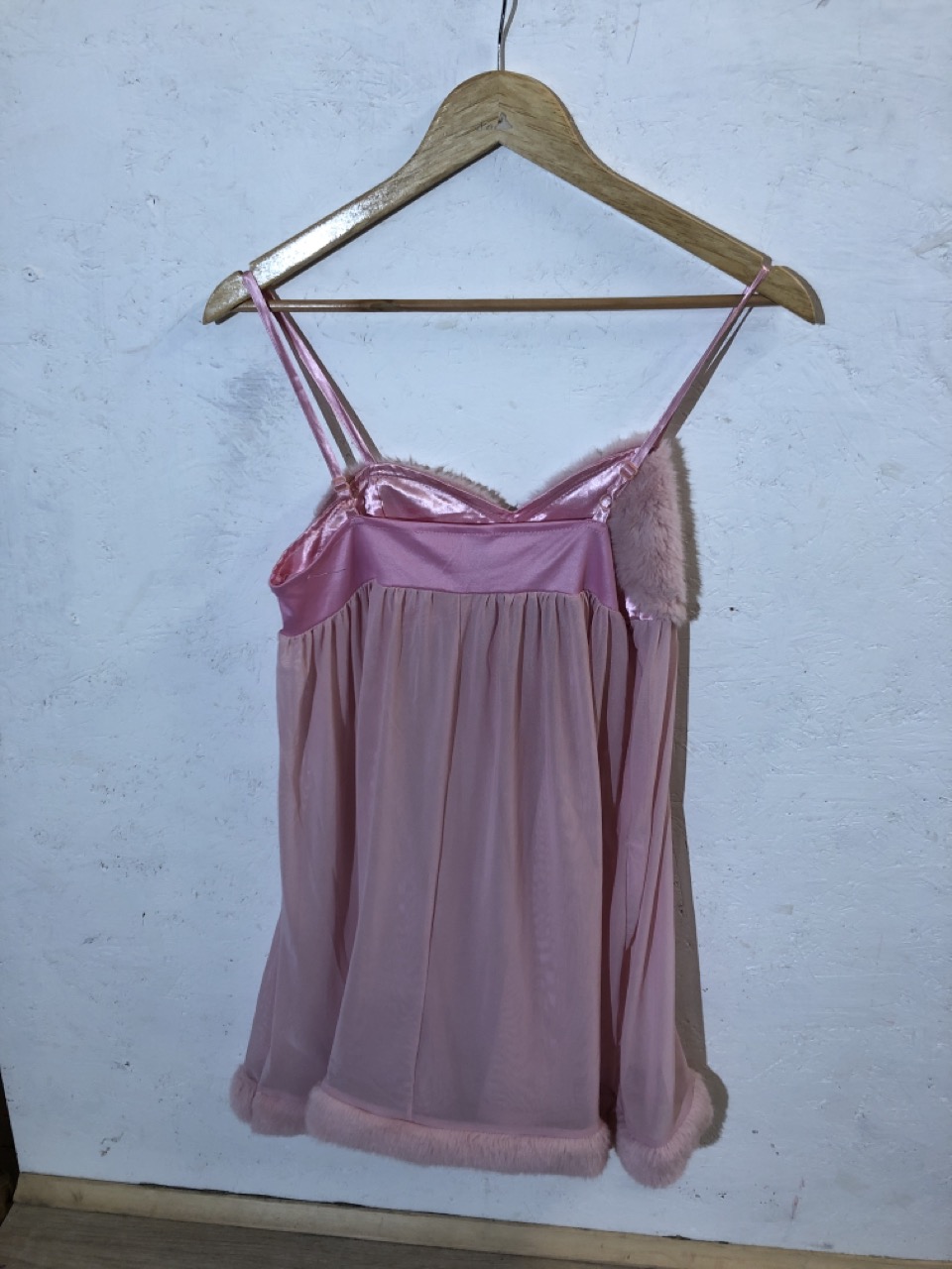 Lot 433  
            Edinburgh SR24 - Delivery Only 

                
1 X BOX OF ADULTS CLOTHES TO INCLUDE KILLER LUXE BROWN JUMPER UK 2XL: LOCATION - ...