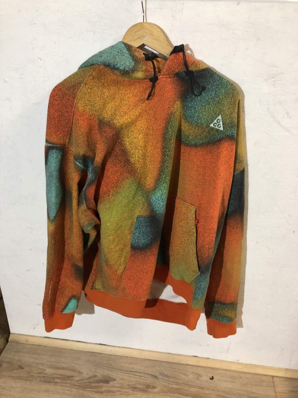 Lot 433  
            Edinburgh SR24 - Delivery Only 

                
1 X BOX OF ADULTS CLOTHES TO INCLUDE KILLER LUXE BROWN JUMPER UK 2XL: LOCATION - ...