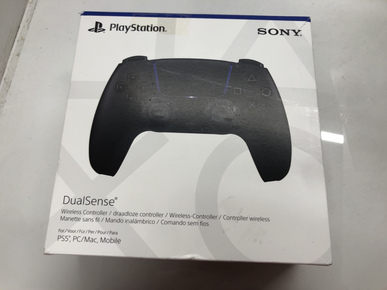 Lot 439  
            Edinburgh SR24 - Delivery Only 

                
QUANTITY OF TECH & GAMING ITEMS TO INCLUDE SONY PLAYSTATION DUALSENSE WIRELESS CO... - Image 2