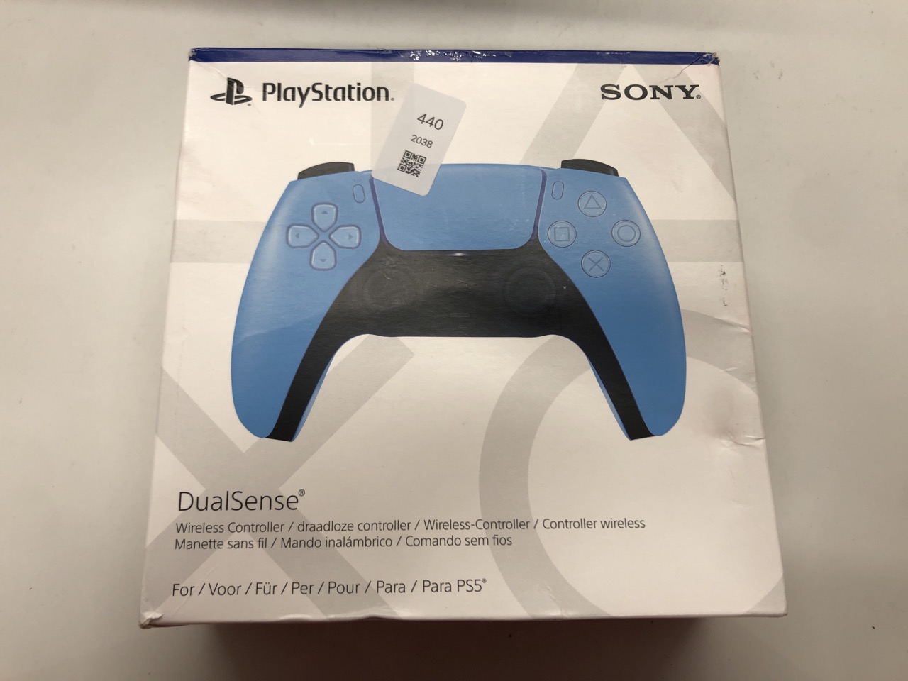 Lot 440  
            Edinburgh SR24 - Delivery Only 

                
QUANTITY OF TECH & GAMING ITEMS TO INCLUDE PLAYSTATION SONY DUALSENSE WIRELESS CO... - Image 3