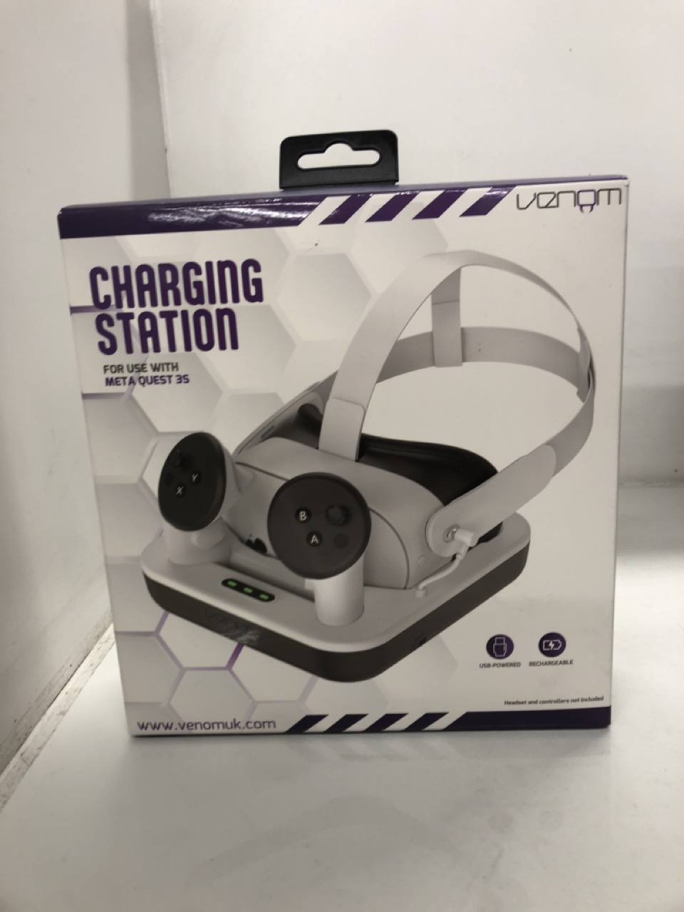 Lot 444  
            Edinburgh SR24 - Delivery Only 

                
QUANTITY OF TECH & GAMING ITEMS TO INCLUDE VENOM CHARGING DOCK AND RECHARGEABLE  ... - Image 2