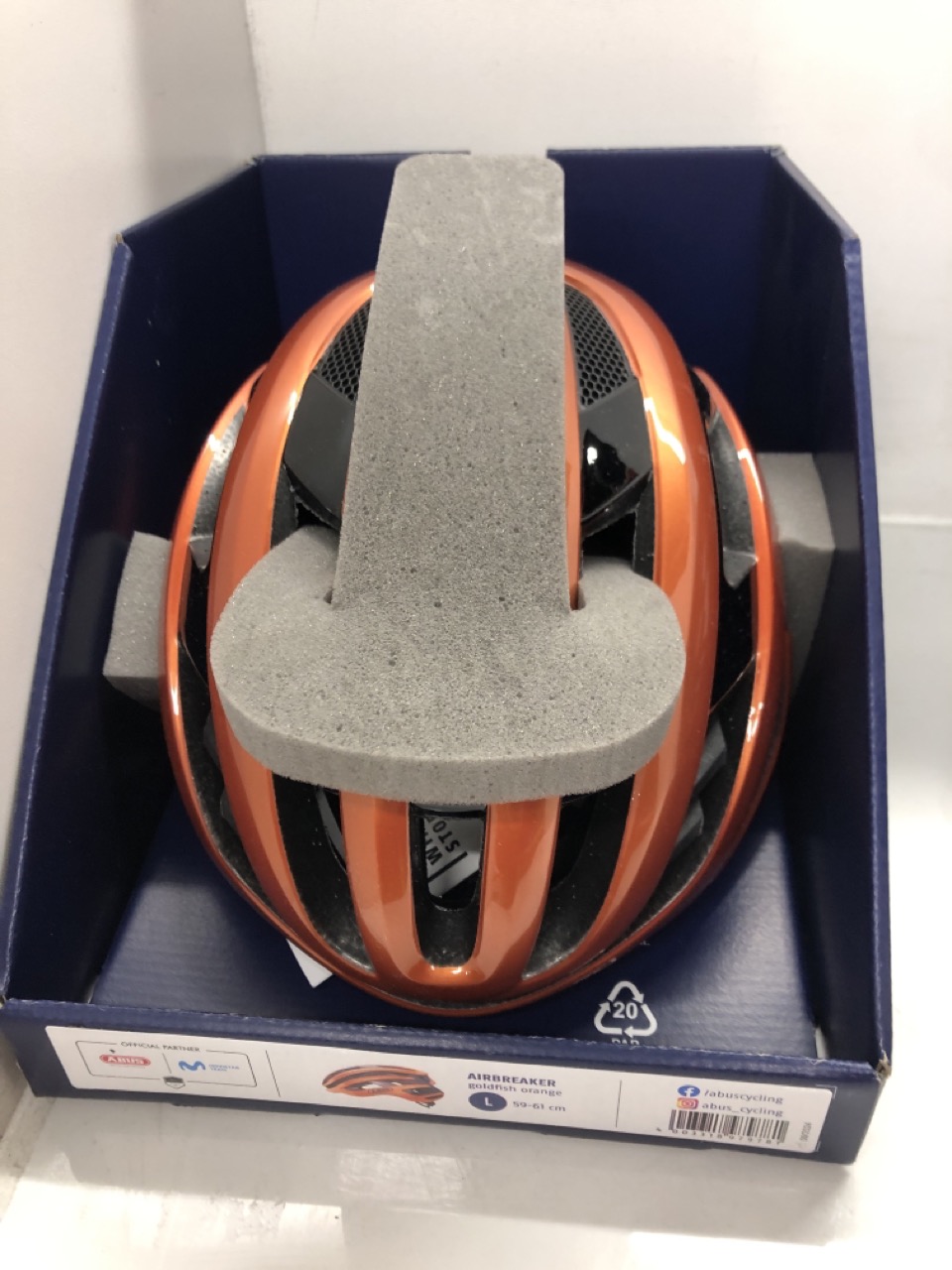 Lot 449  
            Edinburgh SR24 - Delivery Only 

                
ABUS AIRBREAKER RACING BIKE HELMET - HIGH-END BIKE HELMET FOR PROFESSIONAL CYCLIN... - Image 3