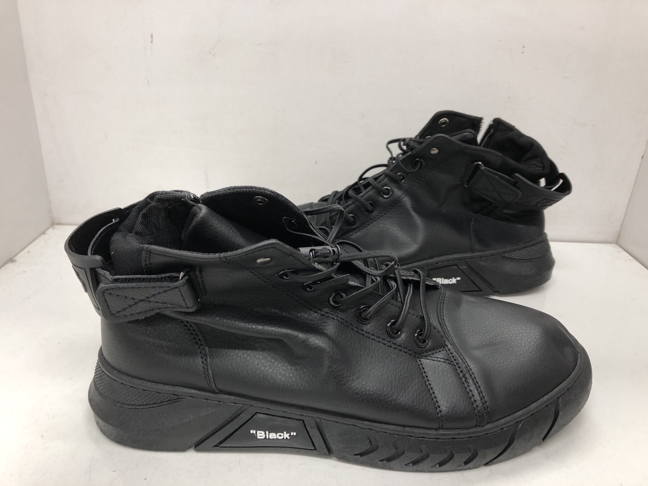 Lot 459  
            Edinburgh SR24 - Delivery Only 

                
1 X BOX OF SHOES TO INCLUDE BLUE PUMA TRAINERS UK 10: LOCATION - G RACK - Image 4