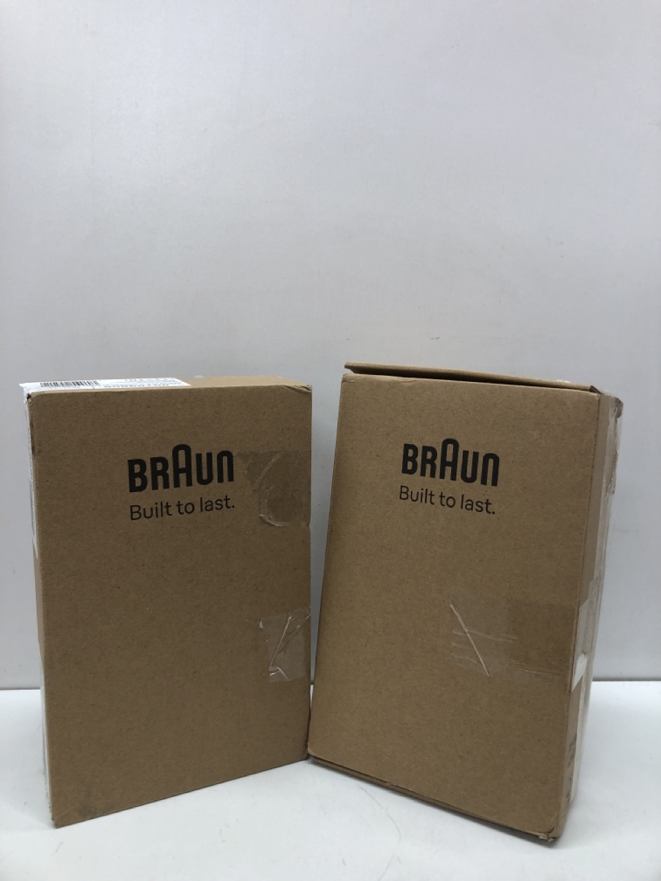 Lot 461  
            Edinburgh SR24 - Delivery Only 

                
QUANTITY OF HEALTH & BEAUTY ITEMS TO INCLUDE WAHL AQUA BLADE STUBBLE AND BEARD TR... - Image 2