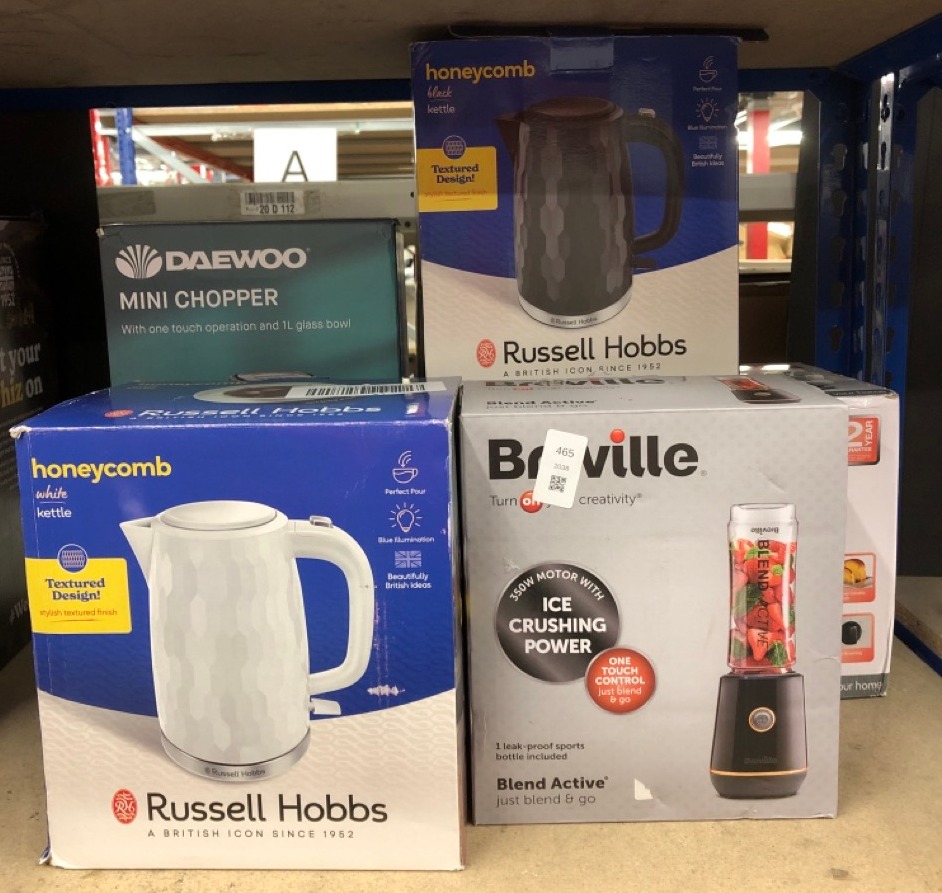 Lot 465  
            Edinburgh SR24 - Delivery Only 

                
QUANTITY OF KITCHEN & APPLIANCES ITEMS TO INCLUDE RUSSELL HOBBS HONEYCOMB ELECTRI...