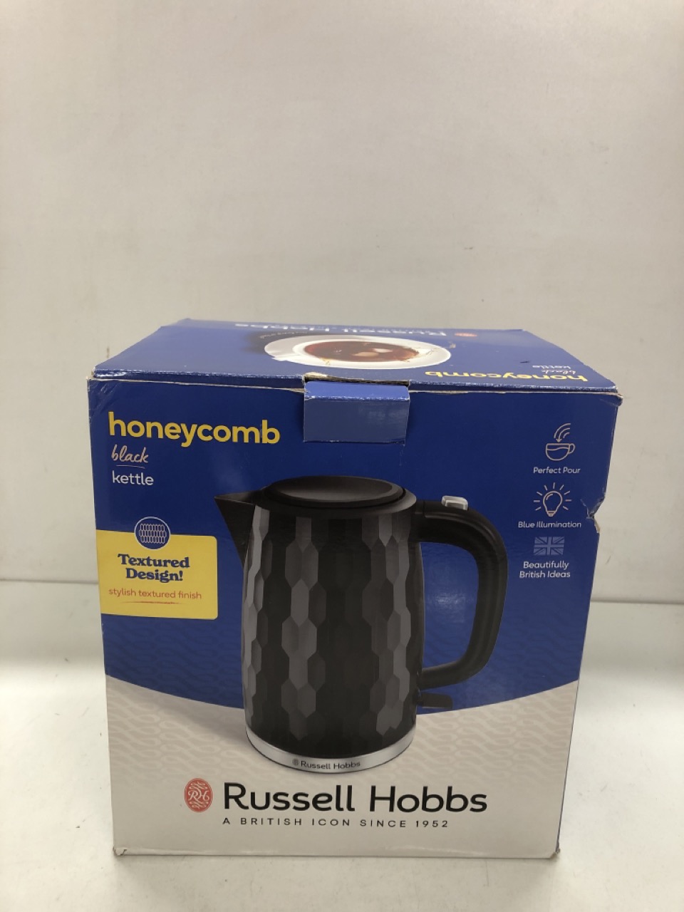Lot 465  
            Edinburgh SR24 - Delivery Only 

                
QUANTITY OF KITCHEN & APPLIANCES ITEMS TO INCLUDE RUSSELL HOBBS HONEYCOMB ELECTRI... - Image 3